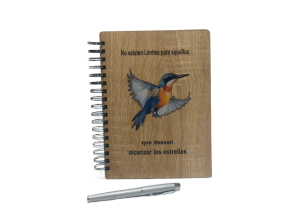 Cuaderno Pequeño MDF Laminado. Colibri